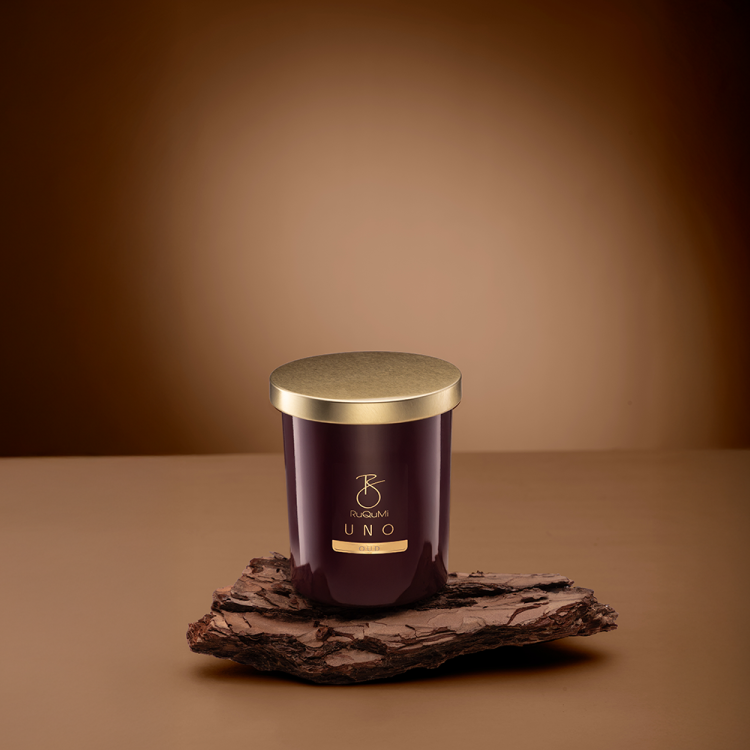 Świeca sojowa zapachowa Ruqumi Uno Oud 170g